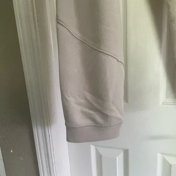 Jordan Brand Men's Beige Jogger Pants - Picture 9 of 11